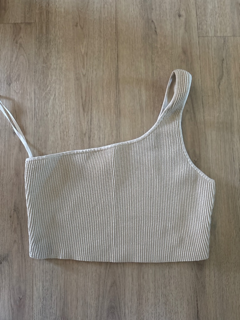 Off the shoulder crop